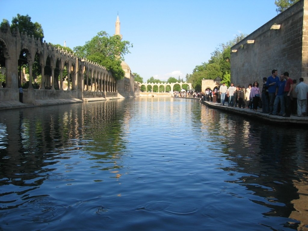 Halilur Rahman Mosque in Urfa - Turkey (pool)